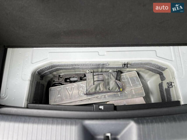 Белый Фольксваген ID.4 Crozz, объемом двигателя 0 л и пробегом 22 тыс. км за 25600 $, фото 11 на Automoto.ua