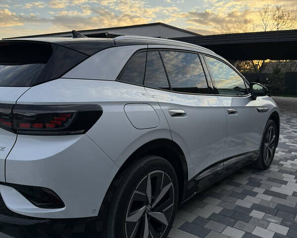 Белый Фольксваген ID.4 Crozz, объемом двигателя 0 л и пробегом 20 тыс. км за 25500 $, фото 3 на Automoto.ua