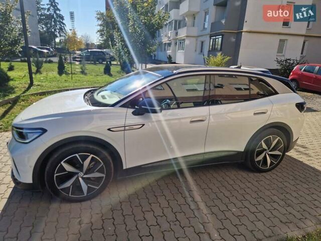 Білий Фольксваген ID.4 Crozz, об'ємом двигуна 0 л та пробігом 28 тис. км за 26999 $, фото 2 на Automoto.ua