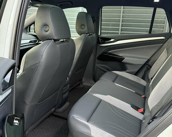 Белый Фольксваген ID.4 Crozz, объемом двигателя 0 л и пробегом 20 тыс. км за 25500 $, фото 13 на Automoto.ua