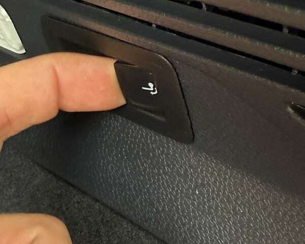 Белый Фольксваген ID.4 Crozz, объемом двигателя 0 л и пробегом 58 тыс. км за 26500 $, фото 25 на Automoto.ua