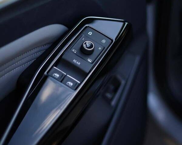 Білий Фольксваген ID.4 Crozz, об'ємом двигуна 0 л та пробігом 1 тис. км за 29300 $, фото 3 на Automoto.ua