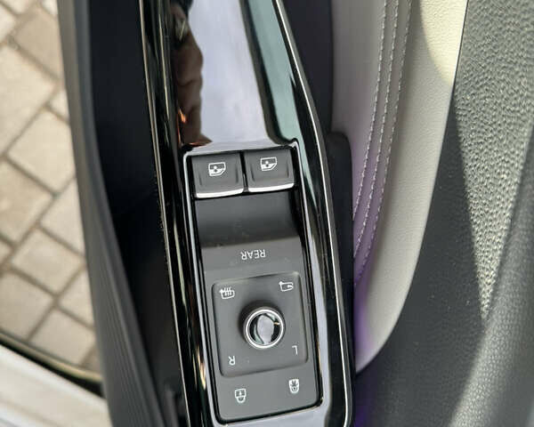 Белый Фольксваген ID.4 Crozz, объемом двигателя 0 л и пробегом 1 тыс. км за 29500 $, фото 13 на Automoto.ua