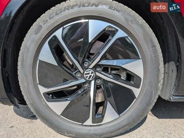 Красный Фольксваген ID.4 Crozz, объемом двигателя 0 л и пробегом 48 тыс. км за 25600 $, фото 32 на Automoto.ua