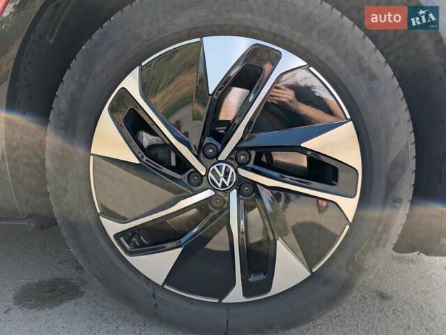 Красный Фольксваген ID.4 Crozz, объемом двигателя 0 л и пробегом 48 тыс. км за 25600 $, фото 35 на Automoto.ua