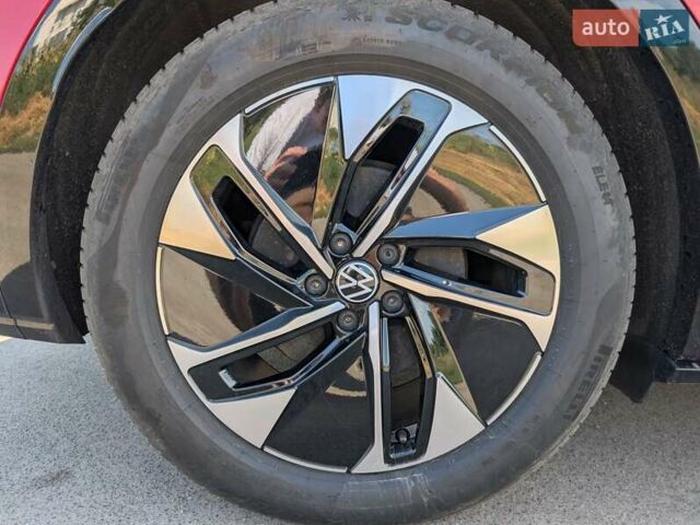 Красный Фольксваген ID.4 Crozz, объемом двигателя 0 л и пробегом 48 тыс. км за 25600 $, фото 33 на Automoto.ua