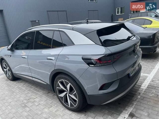 Серый Фольксваген ID.4 Crozz, объемом двигателя 0 л и пробегом 17 тыс. км за 27900 $, фото 3 на Automoto.ua