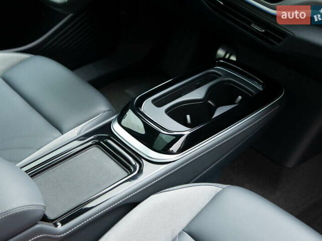 Сірий Фольксваген ID.4 Crozz, об'ємом двигуна 0 л та пробігом 27 тис. км за 25700 $, фото 32 на Automoto.ua