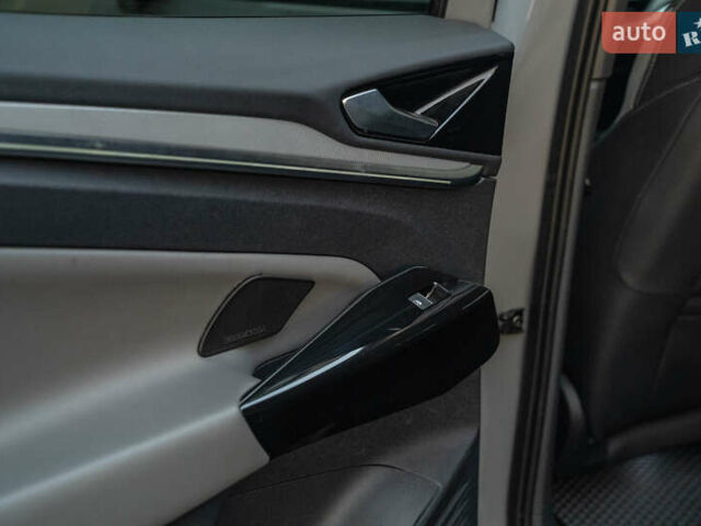 Серый Фольксваген ID.4 Crozz, объемом двигателя 0 л и пробегом 14 тыс. км за 27900 $, фото 42 на Automoto.ua