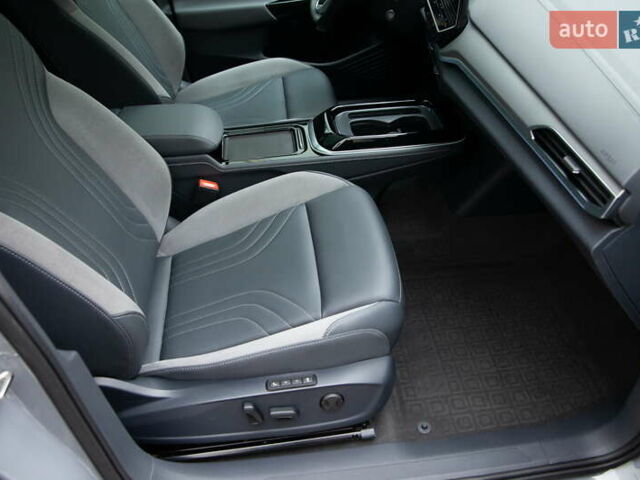 Сірий Фольксваген ID.4 Crozz, об'ємом двигуна 0 л та пробігом 27 тис. км за 25700 $, фото 28 на Automoto.ua