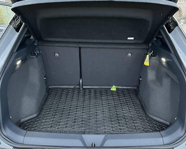 Серый Фольксваген ID.4 Crozz, объемом двигателя 0 л и пробегом 29 тыс. км за 28000 $, фото 12 на Automoto.ua