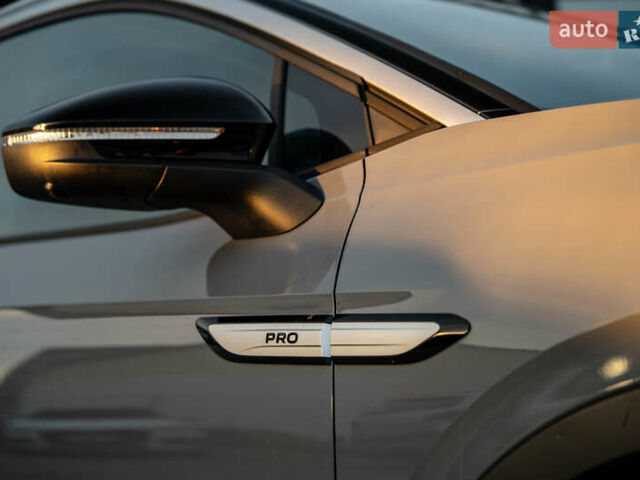 Серый Фольксваген ID.4 Crozz, объемом двигателя 0 л и пробегом 14 тыс. км за 27900 $, фото 10 на Automoto.ua