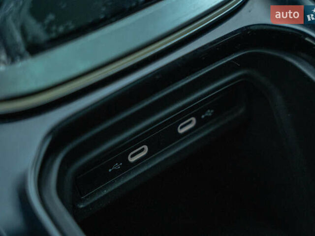 Серый Фольксваген ID.4 Crozz, объемом двигателя 0 л и пробегом 14 тыс. км за 27900 $, фото 33 на Automoto.ua