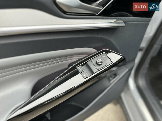 Серый Фольксваген ID.4 Crozz, объемом двигателя 0 л и пробегом 72 тыс. км за 23500 $, фото 39 на Automoto.ua