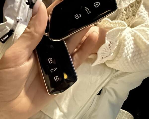 Сірий Фольксваген ID.4 Crozz, об'ємом двигуна 0 л та пробігом 22 тис. км за 27000 $, фото 26 на Automoto.ua