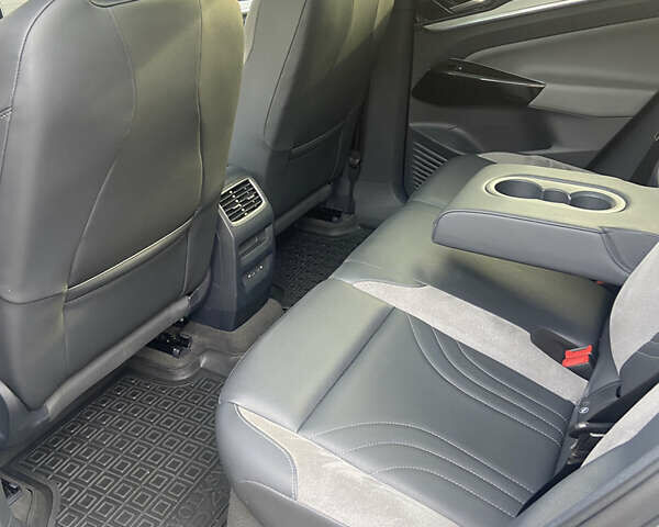 Серый Фольксваген ID.4 Crozz, объемом двигателя 0 л и пробегом 27 тыс. км за 26500 $, фото 9 на Automoto.ua