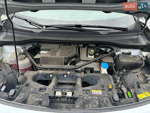 Белый Фольксваген ID.4 X, объемом двигателя 0 л и пробегом 26 тыс. км за 22900 $, фото 4 на Automoto.ua