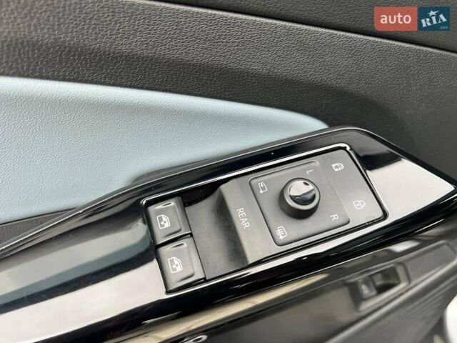 Серый Фольксваген ID.4 X, объемом двигателя 0 л и пробегом 60 тыс. км за 22990 $, фото 16 на Automoto.ua