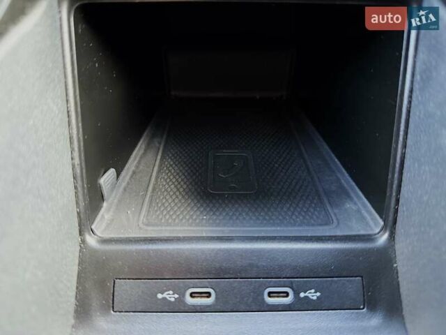 Красный Фольксваген ID.5, объемом двигателя 0 л и пробегом 20 тыс. км за 31500 $, фото 39 на Automoto.ua