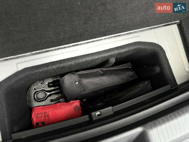 Серый Фольксваген ID.5, объемом двигателя 0 л и пробегом 93 тыс. км за 24499 $, фото 35 на Automoto.ua