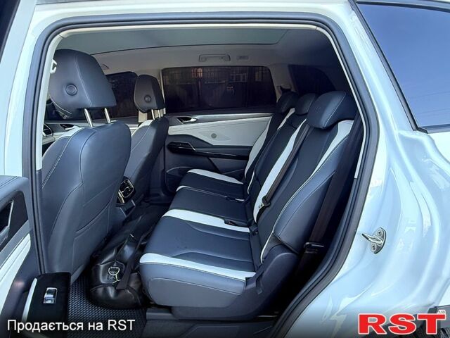 Білий Фольксваген ID.6, об'ємом двигуна 0 л та пробігом 64 тис. км за 28000 $, фото 10 на Automoto.ua