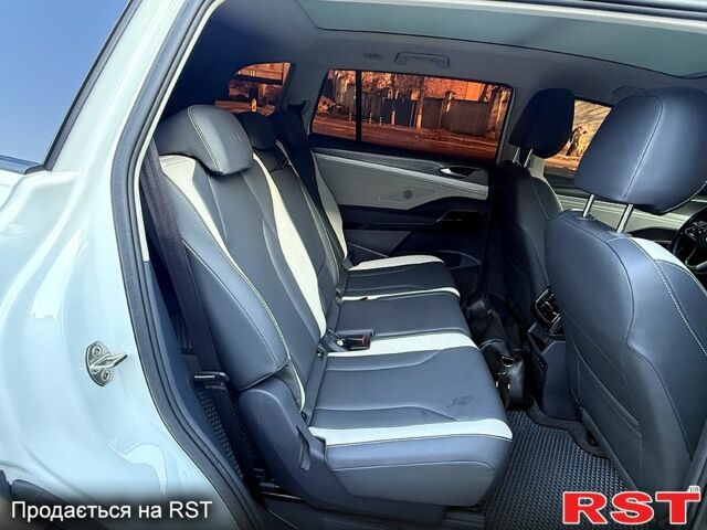 Білий Фольксваген ID.6, об'ємом двигуна 0 л та пробігом 64 тис. км за 28000 $, фото 8 на Automoto.ua