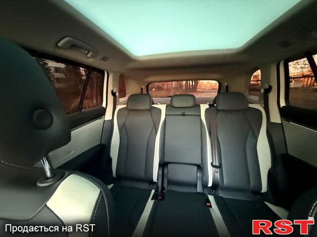 Білий Фольксваген ID.6, об'ємом двигуна 0 л та пробігом 64 тис. км за 28000 $, фото 3 на Automoto.ua