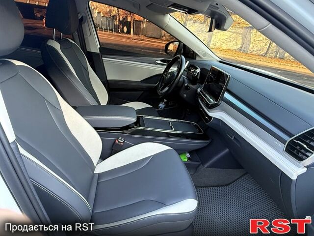 Білий Фольксваген ID.6, об'ємом двигуна 0 л та пробігом 64 тис. км за 28000 $, фото 9 на Automoto.ua