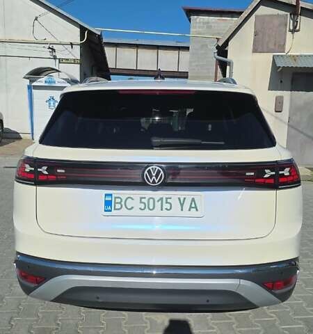 Белый Фольксваген ID.6 Crozz, объемом двигателя 0 л и пробегом 46 тыс. км за 28000 $, фото 6 на Automoto.ua