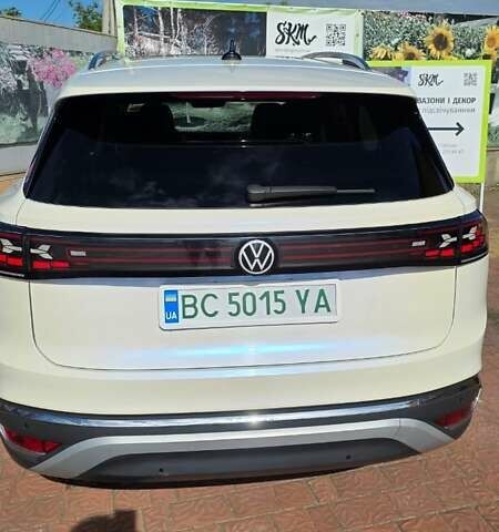 Белый Фольксваген ID.6 Crozz, объемом двигателя 0 л и пробегом 46 тыс. км за 28000 $, фото 2 на Automoto.ua