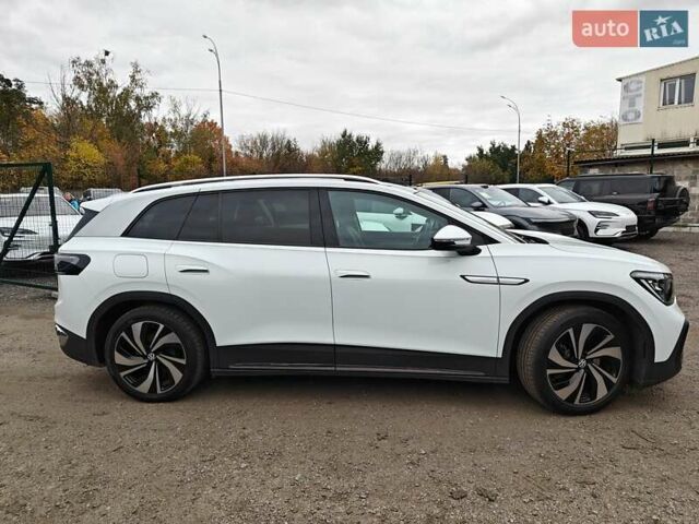 Білий Фольксваген ID.6 Crozz, об'ємом двигуна 0 л та пробігом 68 тис. км за 25600 $, фото 1 на Automoto.ua