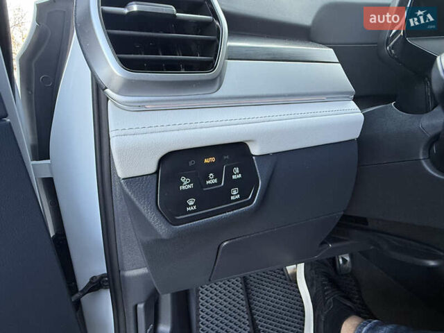 Белый Фольксваген ID.6 Crozz, объемом двигателя 0 л и пробегом 64 тыс. км за 26500 $, фото 19 на Automoto.ua