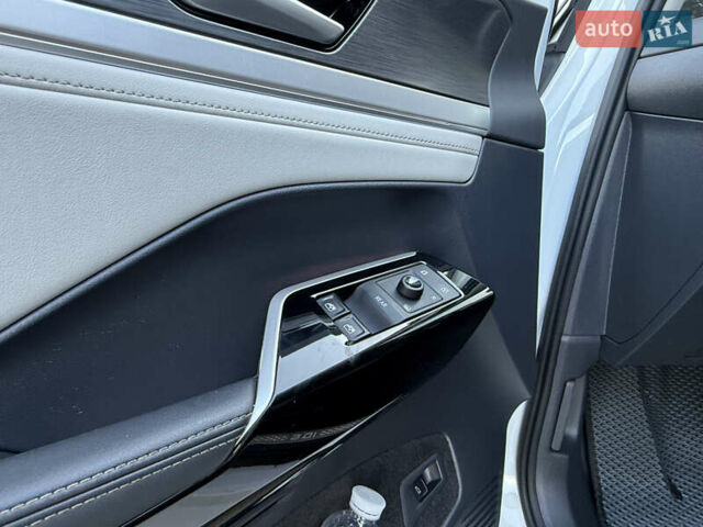 Белый Фольксваген ID.6 Crozz, объемом двигателя 0 л и пробегом 64 тыс. км за 26500 $, фото 18 на Automoto.ua