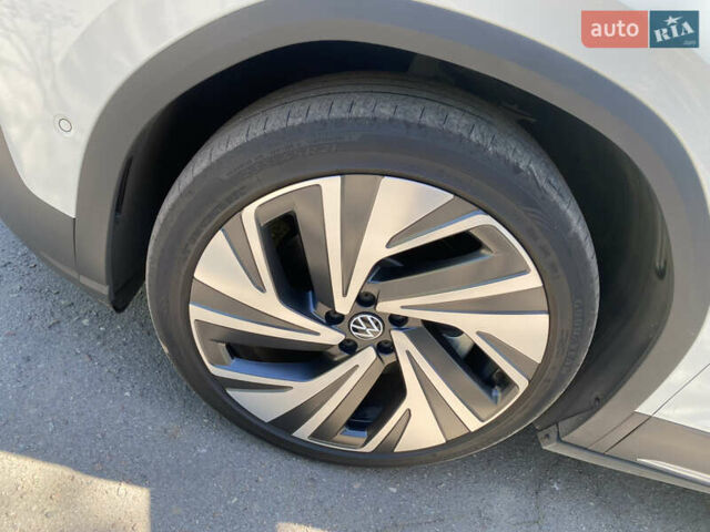 Белый Фольксваген ID.6 Crozz, объемом двигателя 0 л и пробегом 57 тыс. км за 28000 $, фото 13 на Automoto.ua