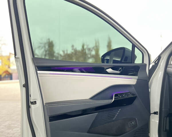 Белый Фольксваген ID.6 Crozz, объемом двигателя 0 л и пробегом 60 тыс. км за 28700 $, фото 9 на Automoto.ua