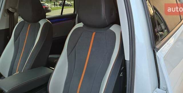 Білий Фольксваген ID.6 Crozz, об'ємом двигуна 0 л та пробігом 27 тис. км за 29500 $, фото 9 на Automoto.ua