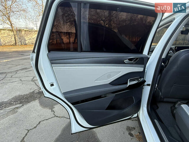 Белый Фольксваген ID.6 Crozz, объемом двигателя 0 л и пробегом 64 тыс. км за 26500 $, фото 31 на Automoto.ua