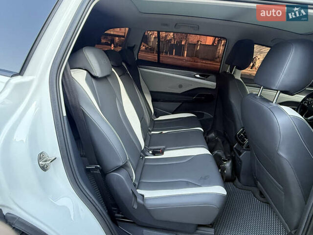 Белый Фольксваген ID.6 Crozz, объемом двигателя 0 л и пробегом 64 тыс. км за 26500 $, фото 28 на Automoto.ua