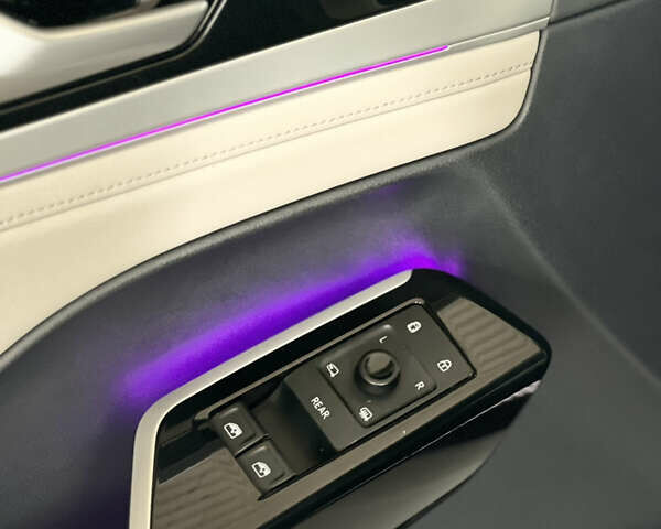 Белый Фольксваген ID.6 Crozz, объемом двигателя 0 л и пробегом 60 тыс. км за 28700 $, фото 10 на Automoto.ua