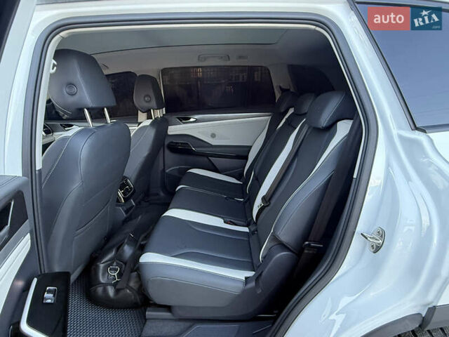 Белый Фольксваген ID.6 Crozz, объемом двигателя 0 л и пробегом 64 тыс. км за 26500 $, фото 36 на Automoto.ua