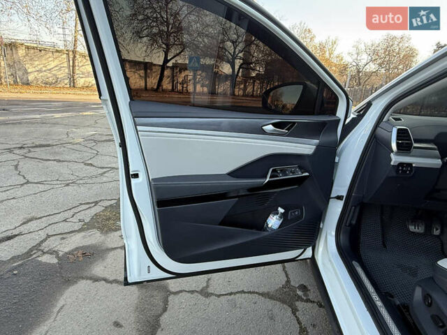 Белый Фольксваген ID.6 Crozz, объемом двигателя 0 л и пробегом 64 тыс. км за 26500 $, фото 35 на Automoto.ua