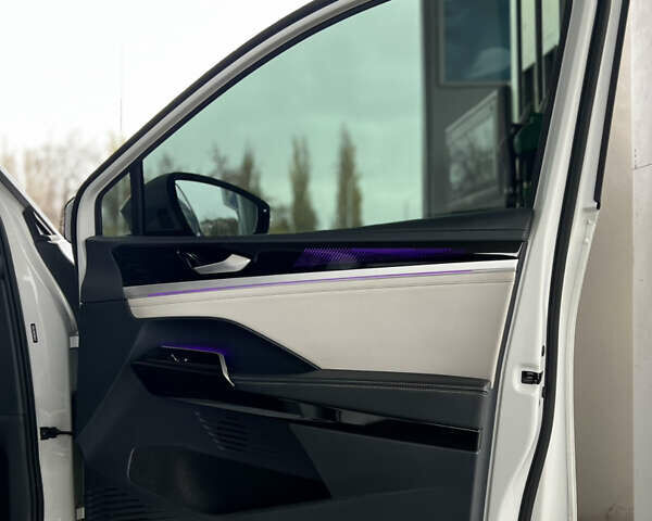 Белый Фольксваген ID.6 Crozz, объемом двигателя 0 л и пробегом 60 тыс. км за 28700 $, фото 23 на Automoto.ua