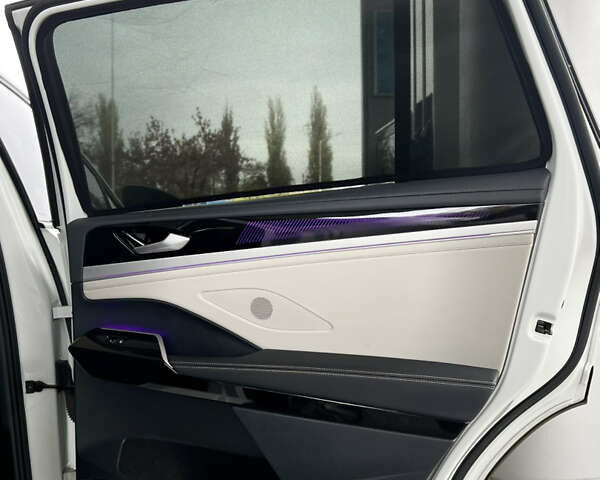 Белый Фольксваген ID.6 Crozz, объемом двигателя 0 л и пробегом 60 тыс. км за 28700 $, фото 24 на Automoto.ua