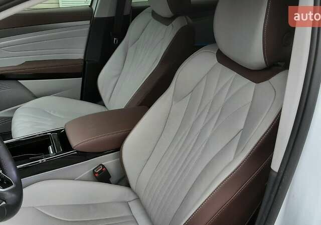 Білий Фольксваген ID.6 Crozz, об'ємом двигуна 0 л та пробігом 25 тис. км за 32000 $, фото 17 на Automoto.ua