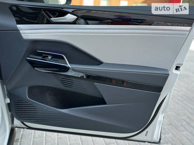 Белый Фольксваген ID.6 Crozz, объемом двигателя 0 л и пробегом 41 тыс. км за 34000 $, фото 66 на Automoto.ua