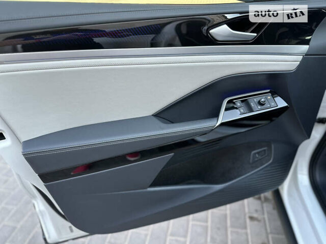 Белый Фольксваген ID.6 Crozz, объемом двигателя 0 л и пробегом 41 тыс. км за 34000 $, фото 24 на Automoto.ua