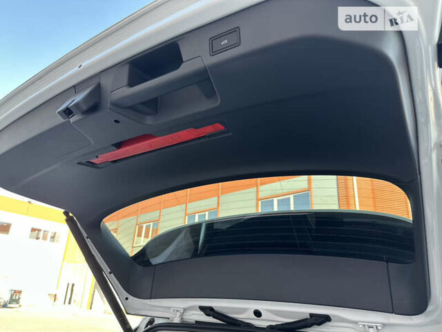 Белый Фольксваген ID.6 Crozz, объемом двигателя 0 л и пробегом 41 тыс. км за 34000 $, фото 81 на Automoto.ua