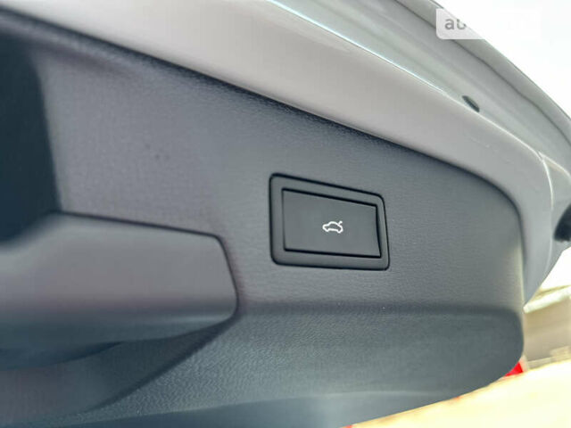 Белый Фольксваген ID.6 Crozz, объемом двигателя 0 л и пробегом 41 тыс. км за 34000 $, фото 82 на Automoto.ua