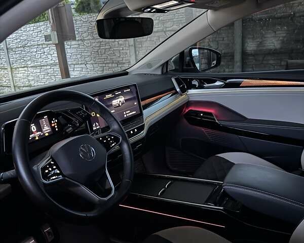 Белый Фольксваген ID.6 Crozz, объемом двигателя 0 л и пробегом 23 тыс. км за 32000 $, фото 6 на Automoto.ua