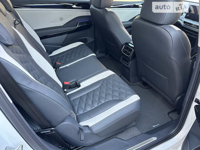 Белый Фольксваген ID.6 Crozz, объемом двигателя 0 л и пробегом 41 тыс. км за 34000 $, фото 58 на Automoto.ua